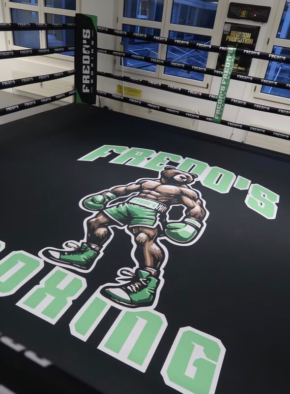 Ringmatte mit dem Fredo's-Boxing-Bär